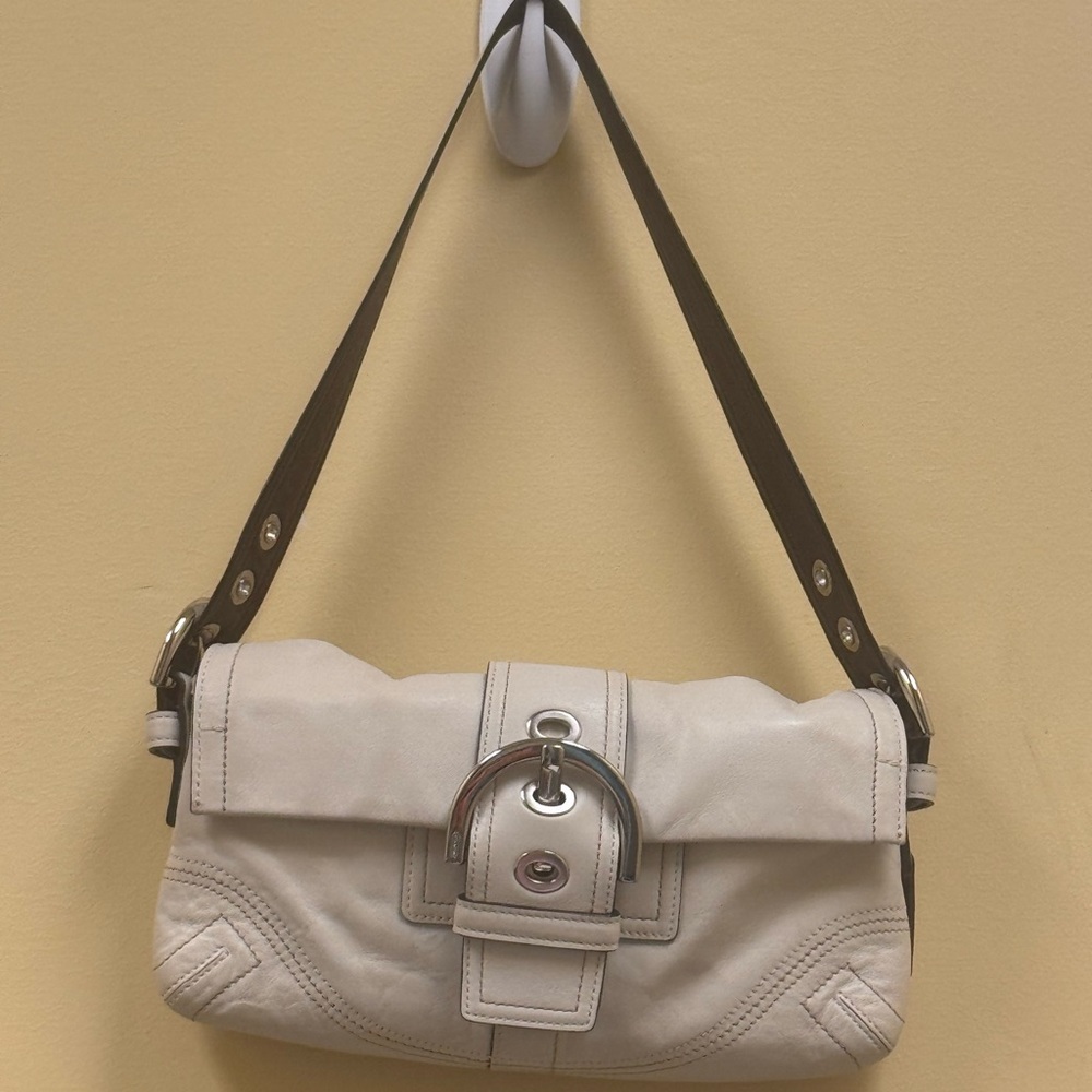 Coach Y2K Vintage Elegant White Leather Shoulder Bag